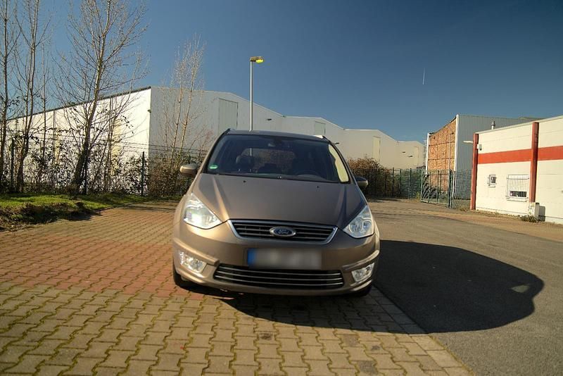 Gebraucht Ford Galaxy Titanium 222 PS (163 kW) 2011 Braun Van / Kleinbus
