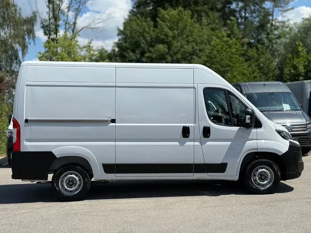 Gebraucht Opel Movano 140 PS (102 kW) 2024 Weiß Van