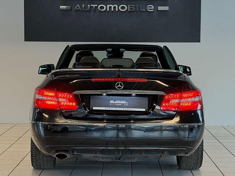 Gebraucht Mercedes E200 184 PS (135 kW) 2012 Schwarz Cabrio