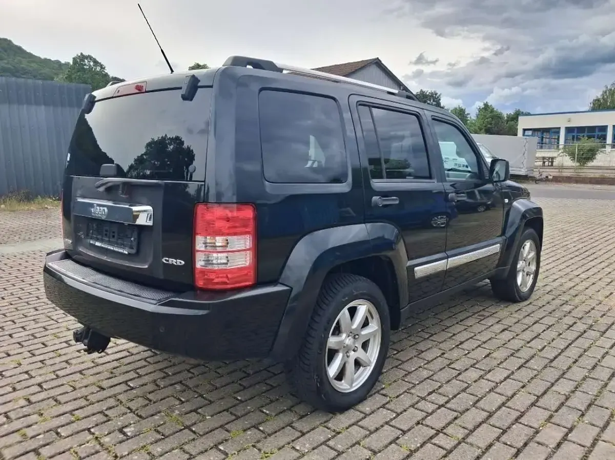 Gebraucht Jeep Cherokee Limited 177 PS (130 kW) 2009 Schwarz SUV