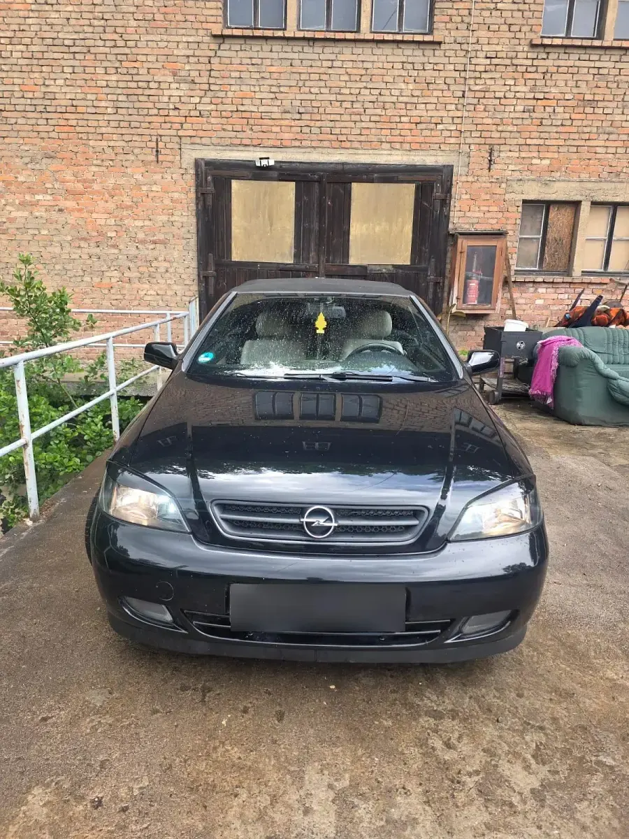 Gebraucht Opel Astra Cabriolet 147 PS (108 kW) 2004 Schwarz Cabrio