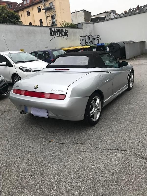 Gebraucht Alfa Romeo Spider 150 PS (110 kW) 2002 Silber Cabrio