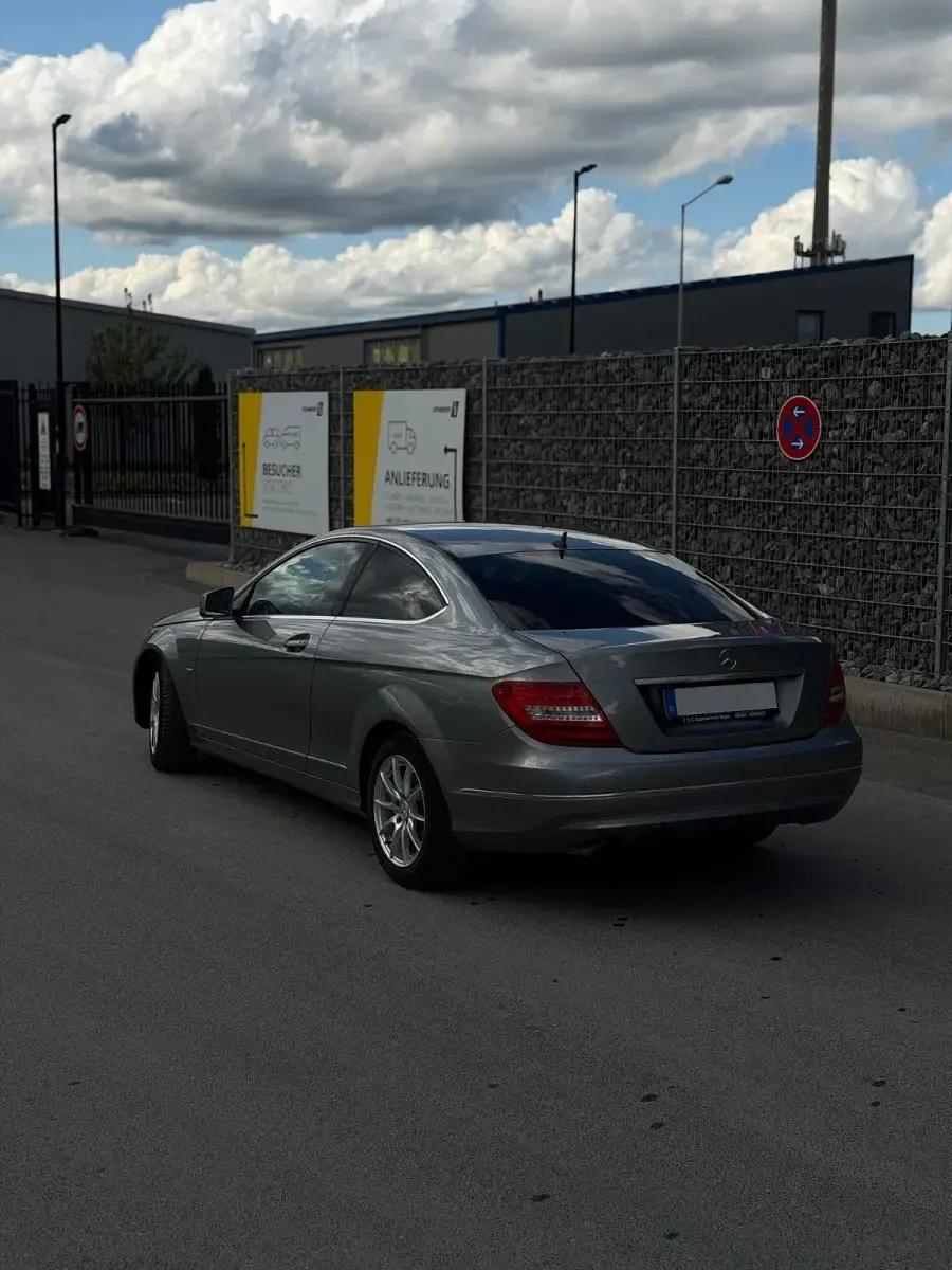 Gebraucht Mercedes C220 170 PS (125 kW) 2012 Grau Coupé