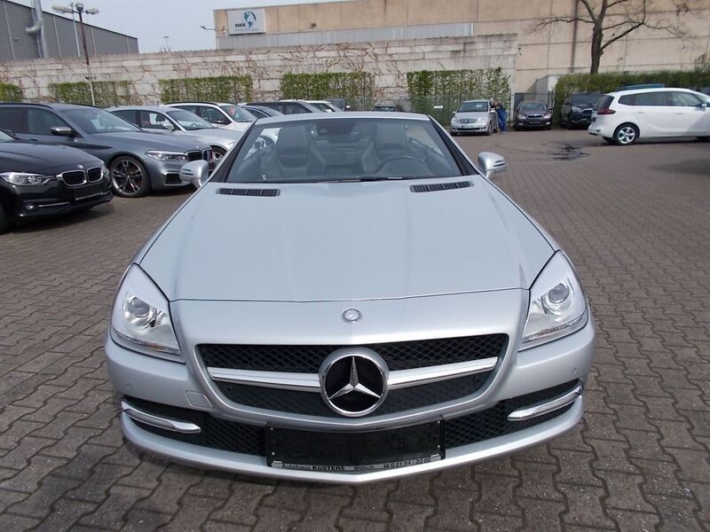 Gebraucht Mercedes SLK250 204 PS (150 kW) 2012 Silber Cabrio