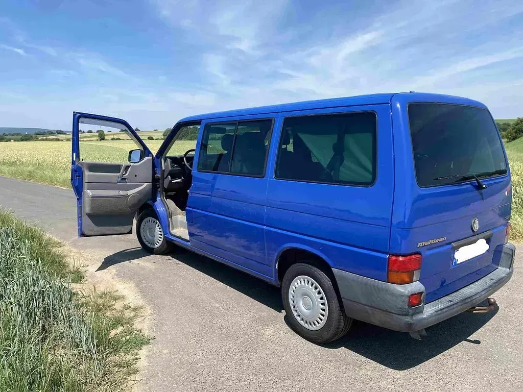 Second-hand VW T4 102 CP (75 kW) 2001 Albastru Van