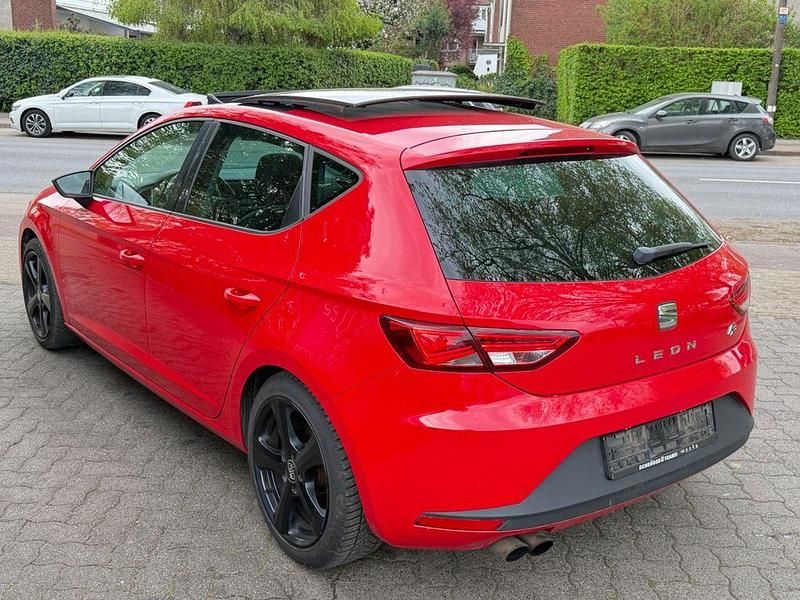 Second-hand Seat Leon FR 179 CP (131 kW) 2013 Roșu Berlinǎ