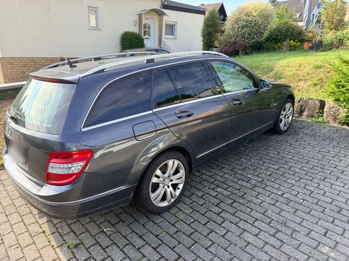 Gebraucht Mercedes C220 170 PS (125 kW) 2010 Grau Kombi