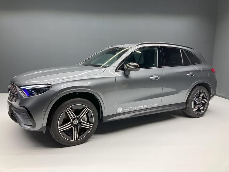 Grau Gebraucht 2023 Mercedes GLC300e Night SUV | 69.980 € - Bild 1/4