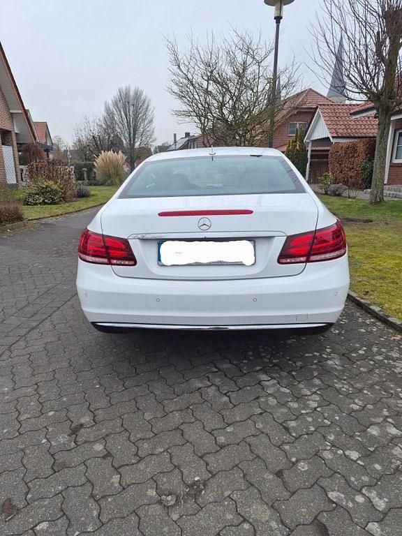 Gebraucht Mercedes E200 184 PS (135 kW) 2015 Weiß Coupé
