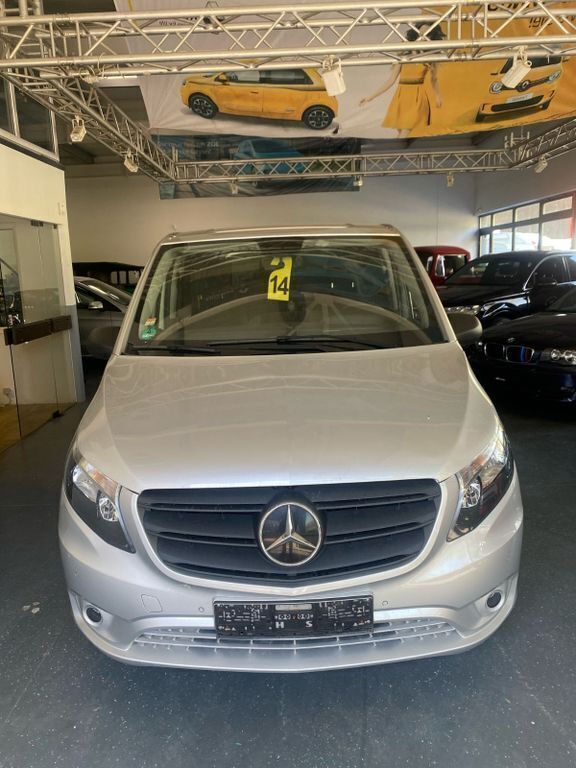 Silber Gebraucht 2020 Mercedes Vito Van / Kleinbus | 19.650 € (Superpreis) - Bild 1/4