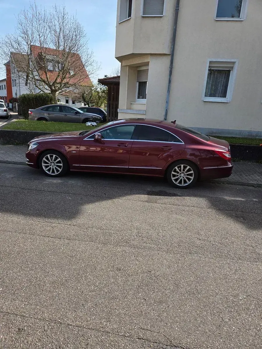 Gebraucht Mercedes CLS350 265 PS (194 kW) 2011 Rot Limousine
