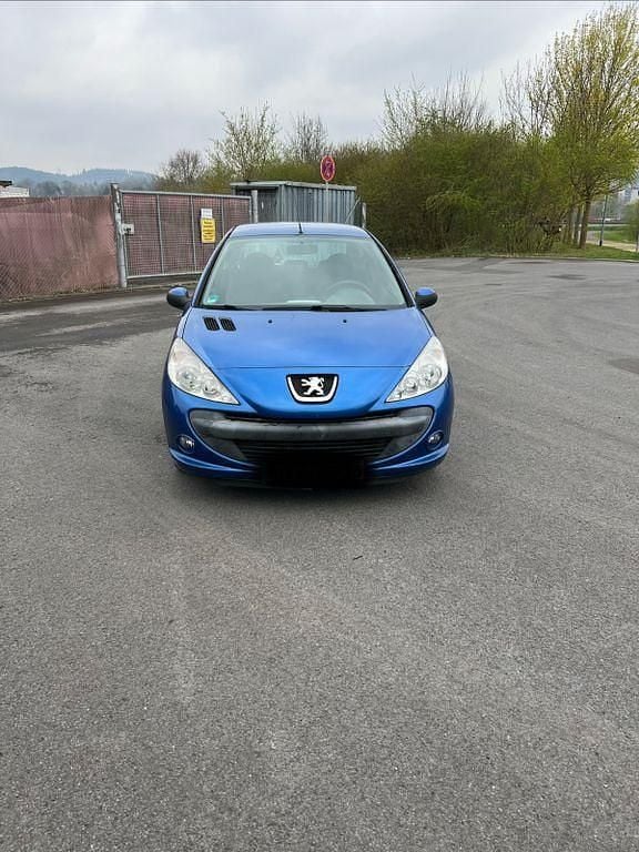 Gebraucht Peugeot 206+ 75 PS (55 kW) 2009 Blau Kleinwagen