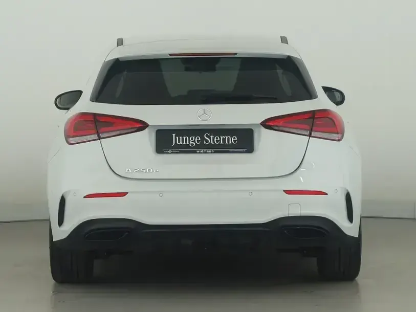 Gebraucht Mercedes A250 AMG 218 PS (160 kW) 2021 Weiß Limousine