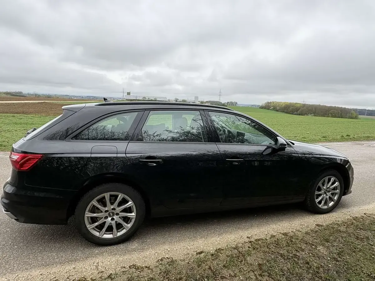 Gebraucht Audi A4 Ambiente 163 PS (119 kW) 2020 Schwarz Kombi