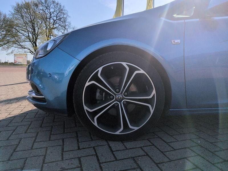 Gebraucht Opel Cascada Innovation 170 PS (125 kW) 2017 Arktis blau (m2) Cabrio