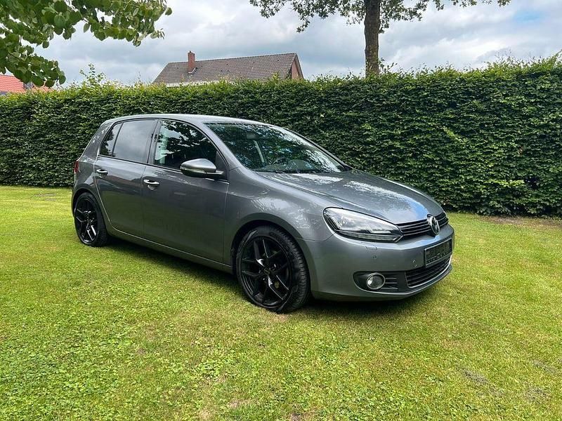 Grau Gebraucht 2011 VW Golf VI Highline Limousine | 5.250 € (Fairer Preis) - Bild 1/4