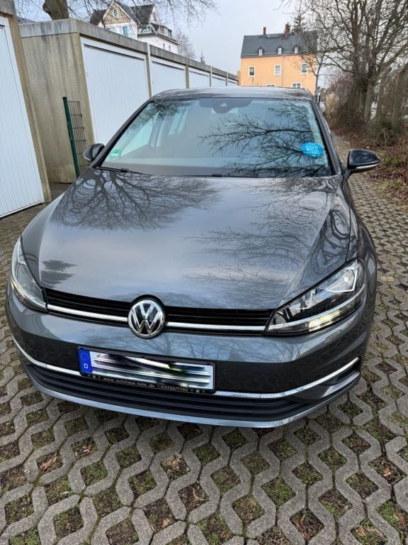 Grau Gebraucht 2019 VW Golf VII IQ Drive Limousine | 14.500 € (Guter Preis) - Bild 1/4