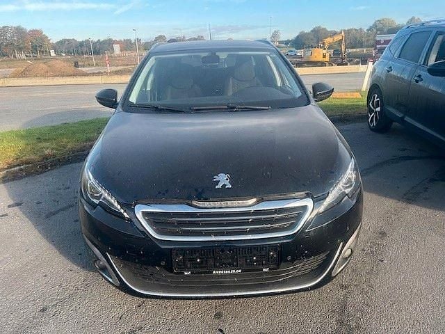 Gebraucht Peugeot 308 SW Allure 120 PS (88 kW) 2015 Schwarz Kombi
