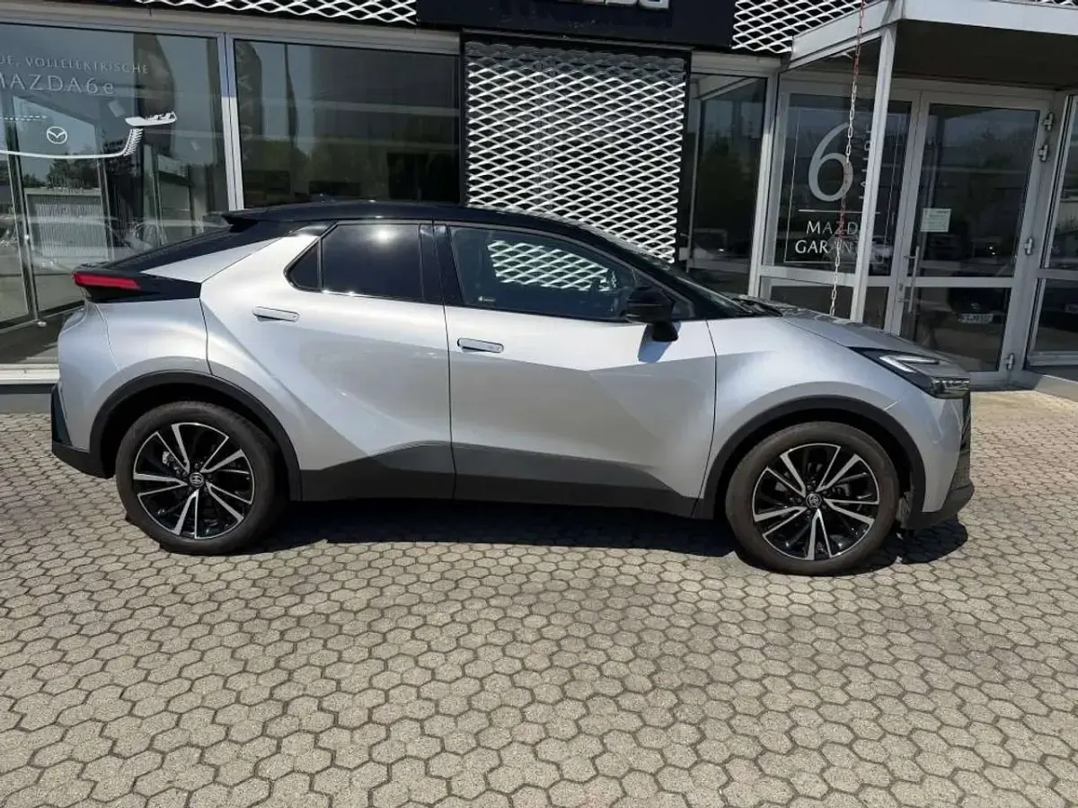 Gebraucht Toyota C-HR Lounge 197 PS (144 kW) 2024 Silver metallic SUV