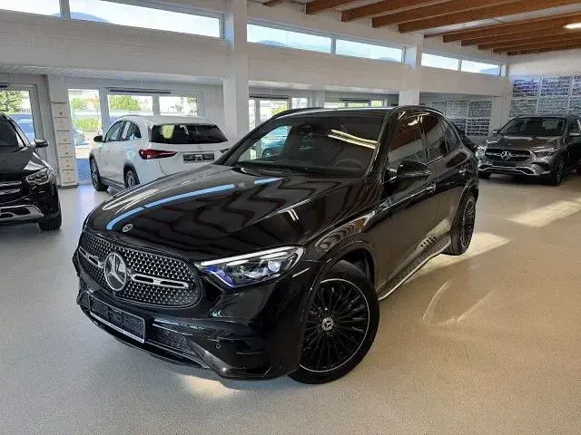 Gebraucht Mercedes GLC200 AMG 204 PS (150 kW) 2025 Obsidianschwarz SUV