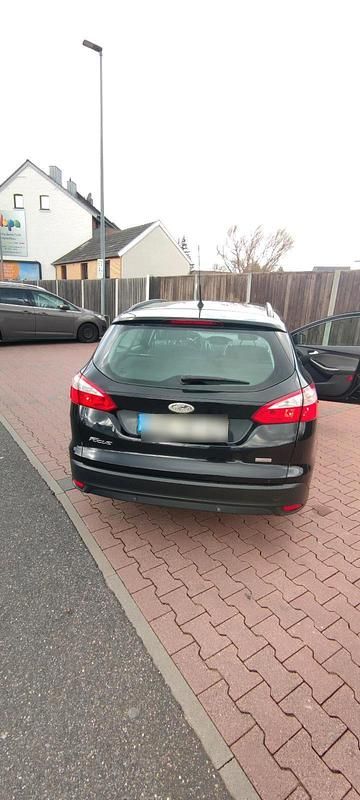Gebraucht Ford Focus 115 PS (84 kW) 2012 Schwarz Kombi
