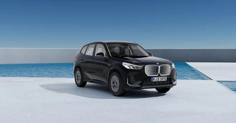 Neu BMW iX1 150 kW (204 PS) 2025 Schwarz uni SUV