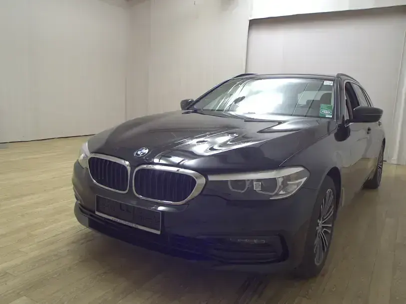 Gebraucht BMW 520 Sport Line 190 PS (139 kW) 2020 Schwarz Kombi