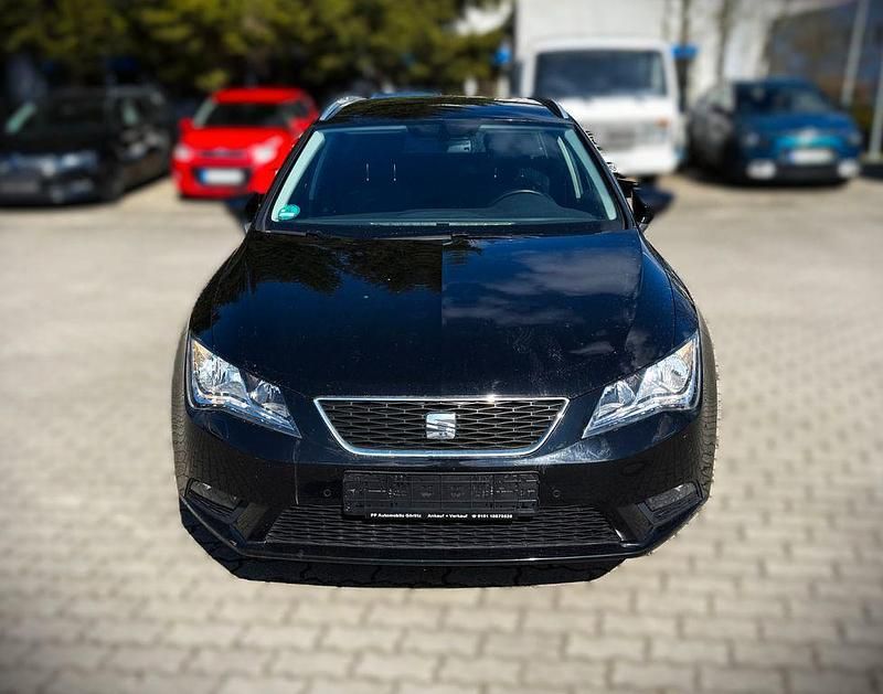 Usado Seat Leon ST 105 HP (77 kW) 2015 Preto Carrinha