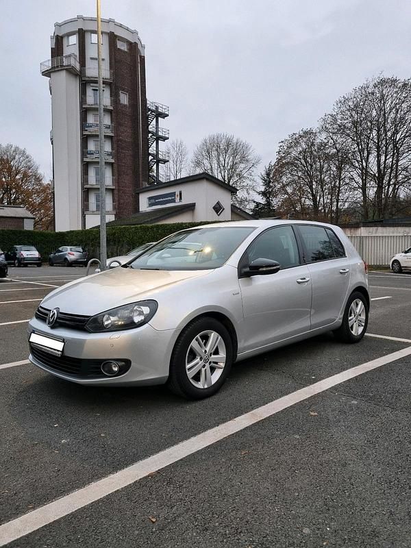Silber Gebraucht 2013 VW Golf VI Match Limousine | 6.200 € (Fairer Preis) - Bild 1/4