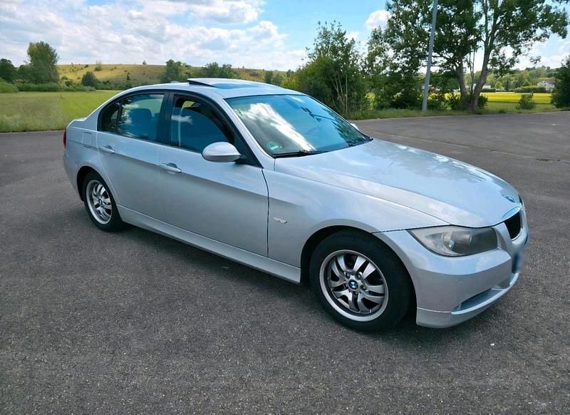 Gebraucht BMW 318 129 PS (94 kW) 2007 Silber Limousine
