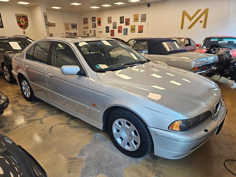 Silber Gebraucht 2000 BMW 525 Sport Line Limousine | 3.950 € (Fairer Preis) - Bild 1/4
