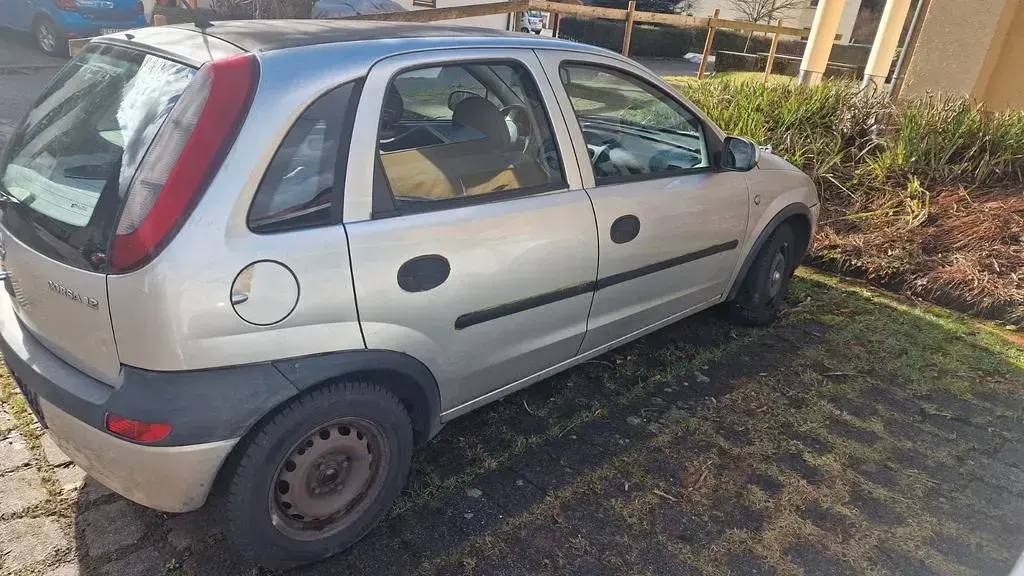 Gebraucht Opel Corsa 75 PS (55 kW) 2001 Kleinwagen