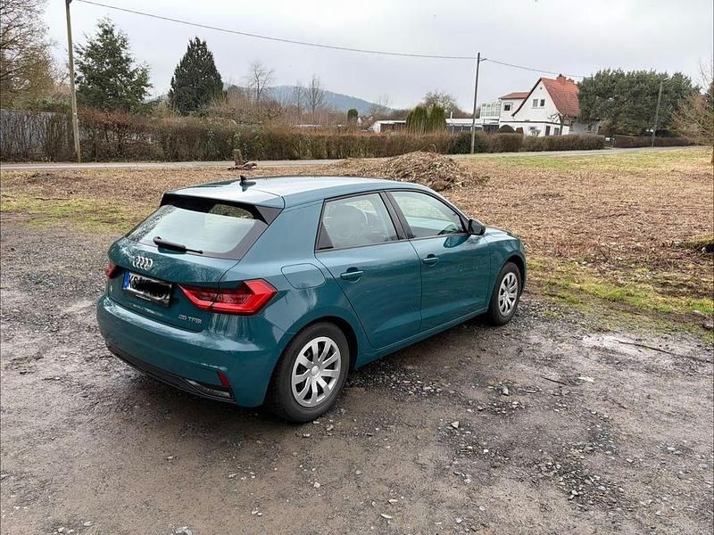Gebraucht Audi A1 Sportback Advanced 95 PS (69 kW) 2021 Grün Kleinwagen
