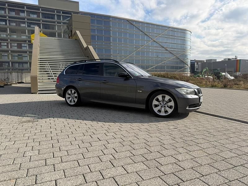 Gebraucht BMW 325 197 PS (144 kW) 2008 Grau Kombi