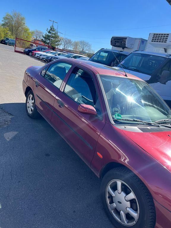 Gebraucht Ford Mondeo 131 PS (96 kW) 1999 Rot Limousine