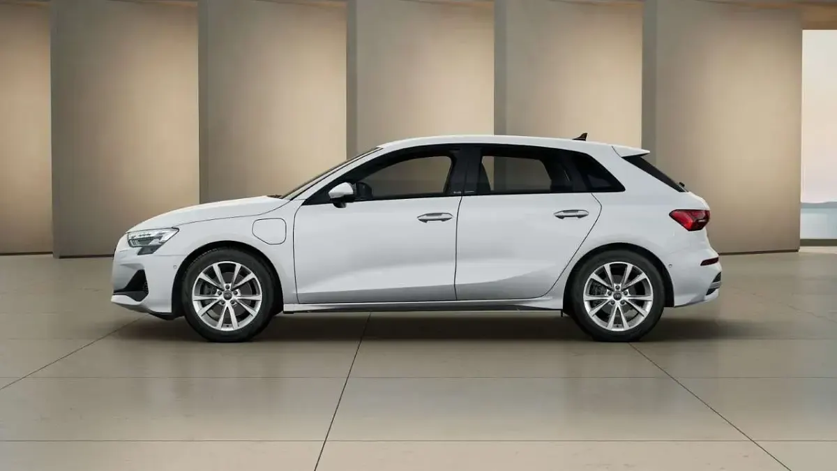 Neu Audi A3 Ambiente 204 PS (150 kW) 2026 Weiß Limousine