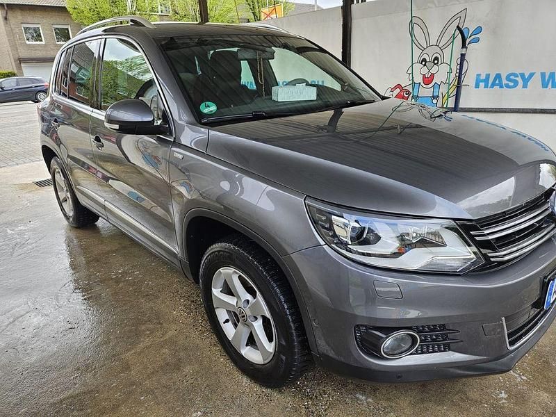 Gebraucht VW Tiguan Life 140 PS (102 kW) 2013 Grau SUV