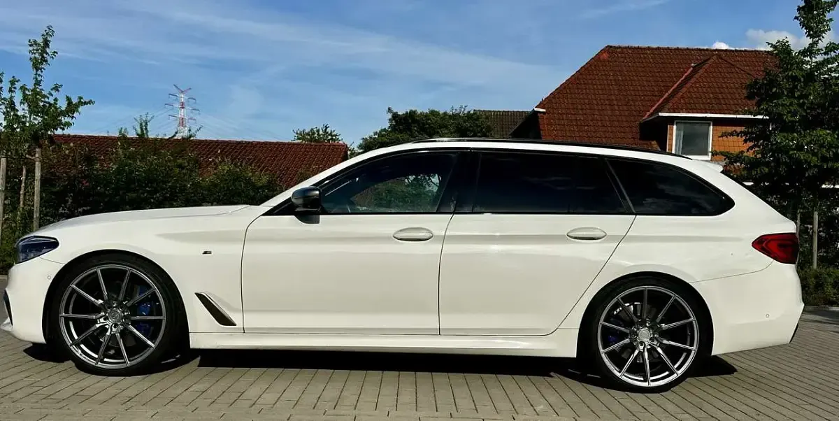 Gebraucht BMW M550 400 PS (294 kW) 2020 Weiß Limousine