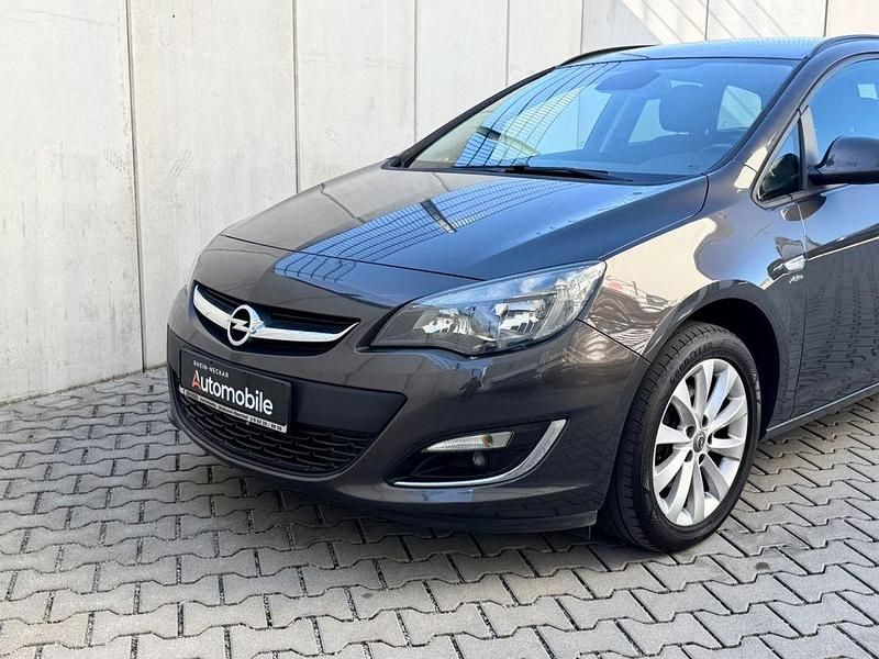 Gebraucht Opel Astra 165 PS (121 kW) 2013 Grau Limousine