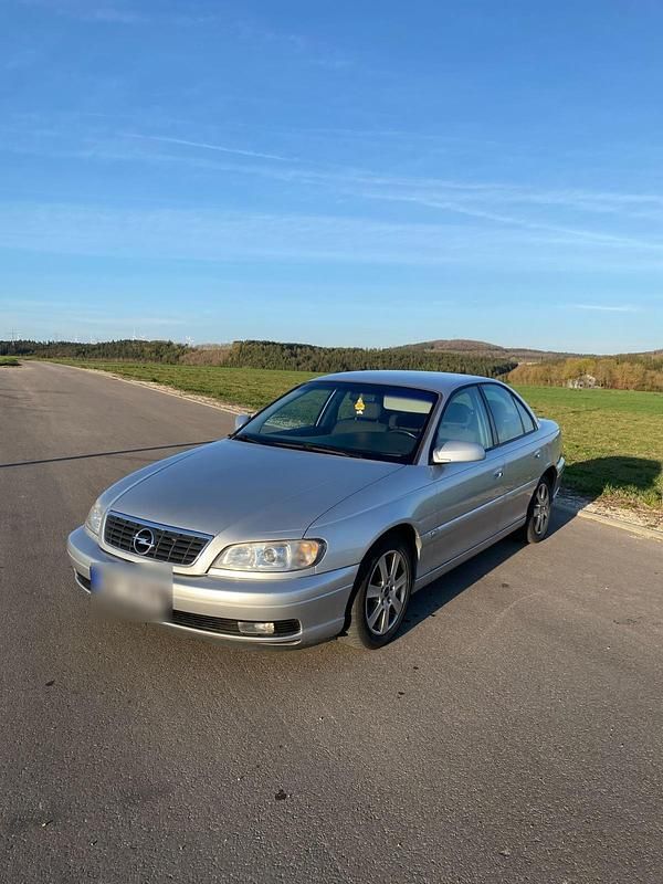 Silber Gebraucht 2002 Opel Omega Limousine | 1.950 € (Guter Preis) - Bild 1/4