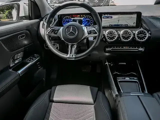 Gebraucht Mercedes EQA250+ Advanced 150 kW (204 PS) 2025 Weiß SUV