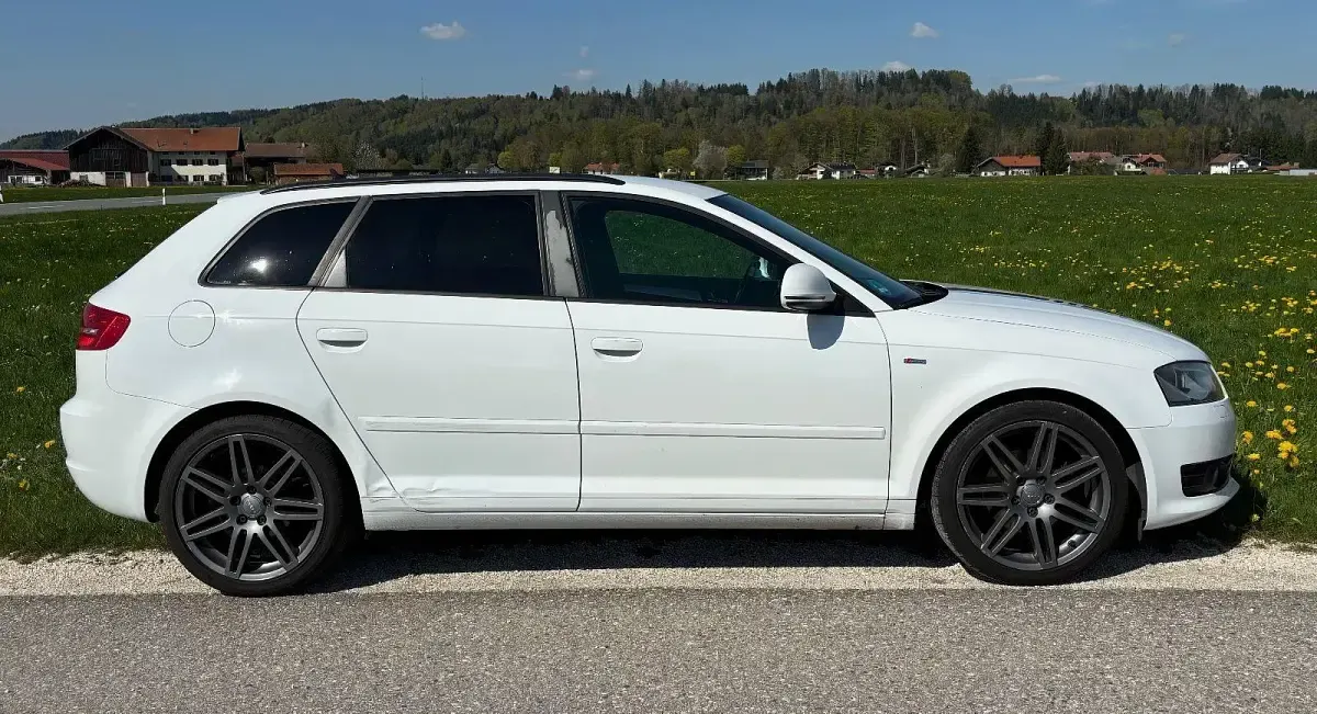 Gebraucht Audi A3 S-Line 125 PS (91 kW) 2009 Weiß Kleinwagen