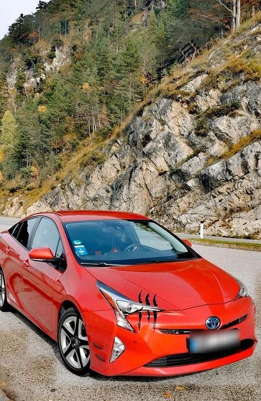 Gebraucht Toyota Prius Executive 122 PS (89 kW) 2017 Rot Limousine