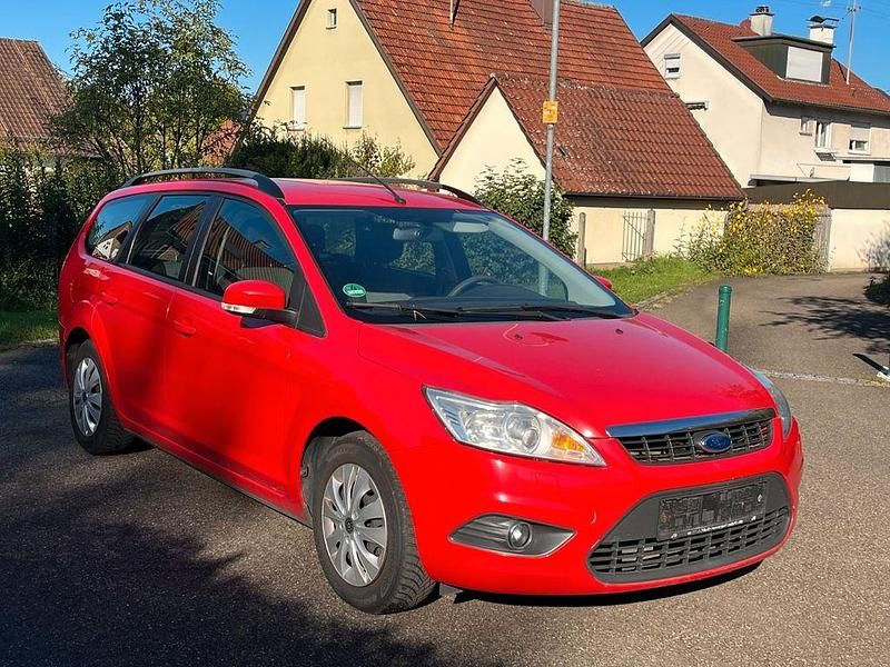 Rot Gebraucht 2010 Ford Focus Style Limousine | 1.690 € (Guter Preis) - Bild 1/4