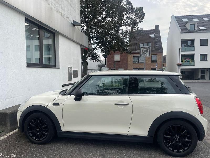 Gebraucht Mini ONE 102 PS (75 kW) 2016 Weiß Kleinwagen