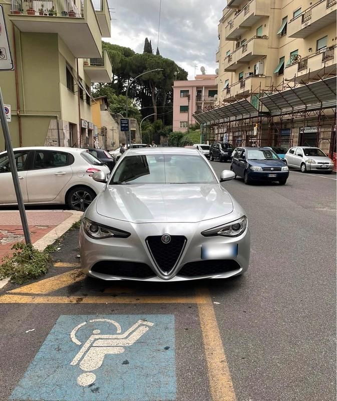 Second-hand Alfa Romeo Giulia 150 CP (110 kW) 2016 Gri Berlinǎ