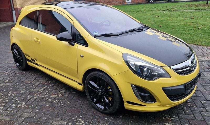 Gebraucht Opel Corsa 209 PS (153 kW) 2011 Gelb Limousine