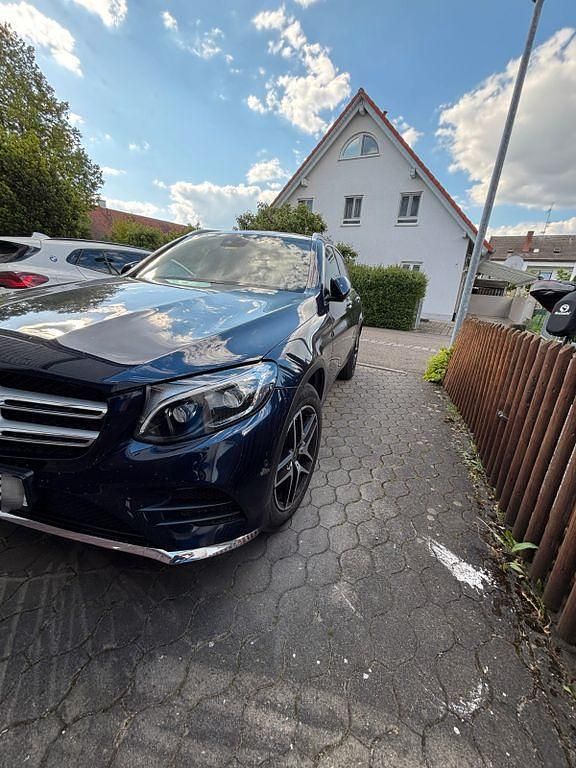 Gebraucht Mercedes GLC250 AMG 204 PS (150 kW) 2017 Blau SUV