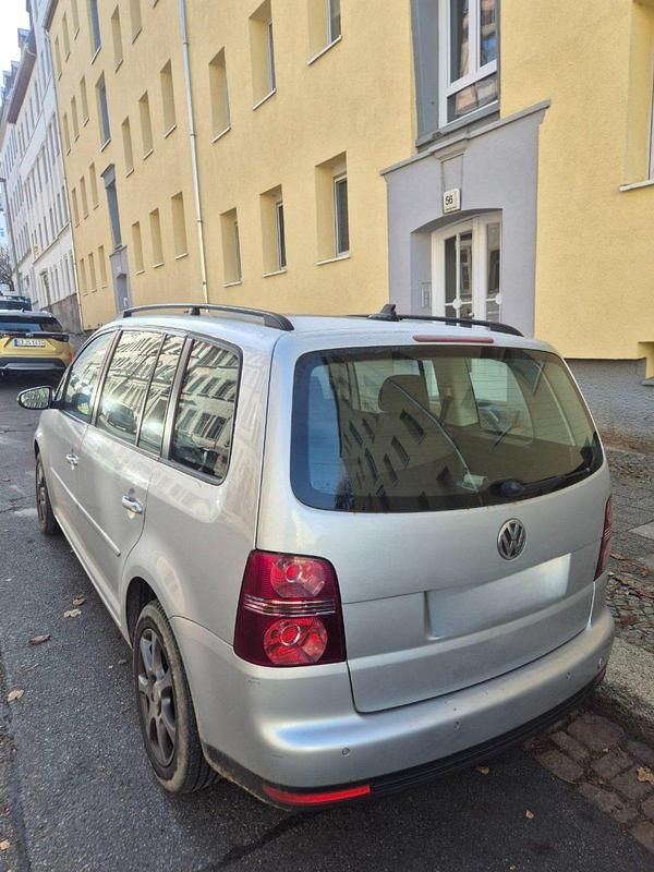 Gebraucht VW Touran 140 PS (102 kW) 2009 Silber Van / Kleinbus