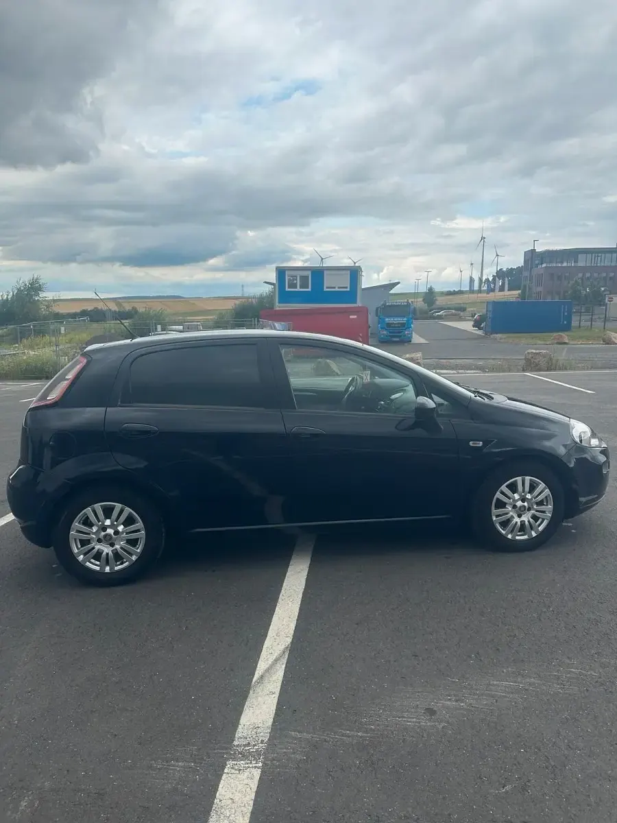 Gebraucht Fiat Punto 89 PS (65 kW) 2013 Blau Kleinwagen
